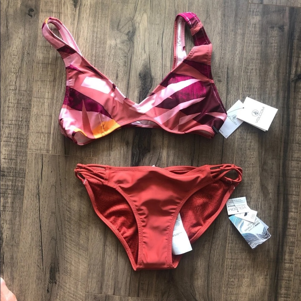Women’s volcom bathing suit